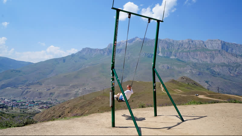 Северная осетия башня курта и тага, качели по пути в верхний фиагдон из ...