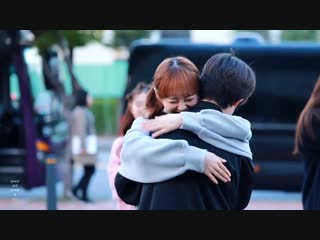 Chuu hugging lucky orbit 🥺