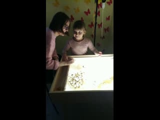 Наша ученица александра рисует свой песочный видео ролик #backstage 2 часть