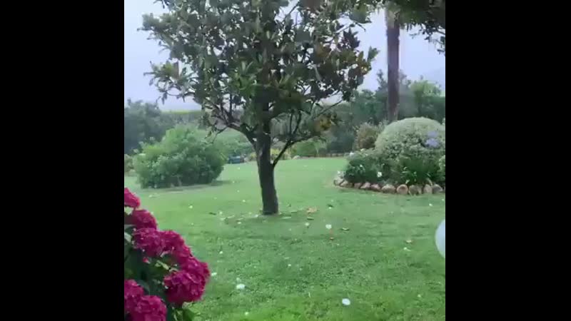Giant hail bombardment in vasto, chieti, abruzzo, central italy this afternoon, july 10th! report na mp4