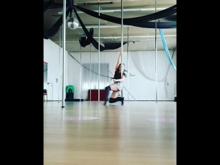 Pole warm up yvonne smink