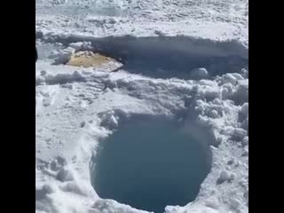 What sound is made when you drop a sample of ice down to a 450 foot deep hole in antarctica?
