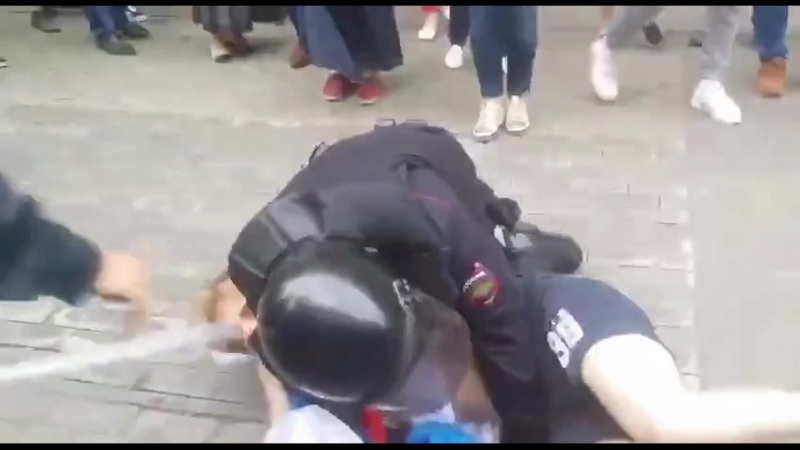 Русские менты пиздят русского инвалида