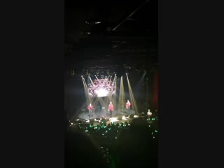 [fancam] [02 12 18] b a p 'forever with babyz' tour paris fermata