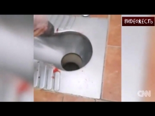 Китайцы спасли новорожденного © видеожесть