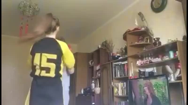 Уговорил сестру по боксировать немного, 2 зуба