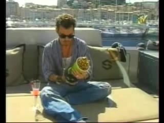 Johnny depp получает "засохший попкорм"