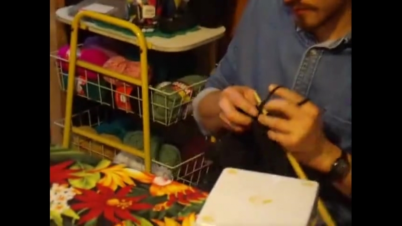 Давеча отлично с мужиками посидели а че пить бросили денег то нет на алкашку а пряжу бабушки дали