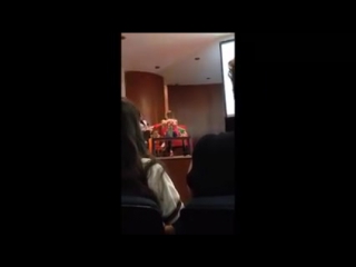 [fancam] анаи дэ веласко проводит лекцию о раке груди