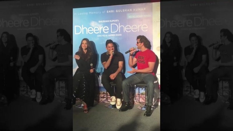 Ритик рошан, сонам капур и бхушан кумар поют песню dheere dheere se