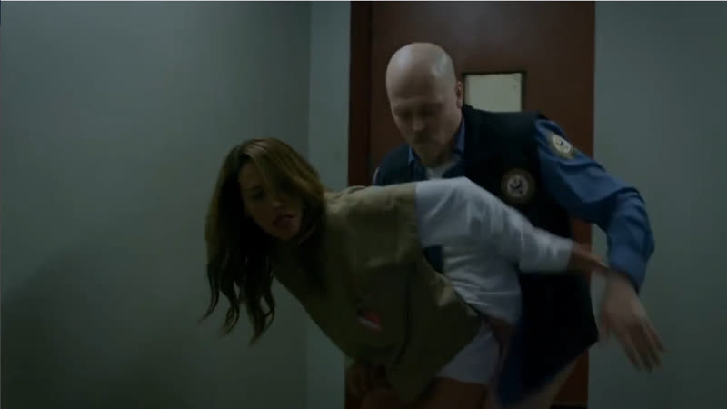 Элизабет родригес оранжевый хит сезона / elizabeth rodriguez orange is the new black ( 2013 2019 )