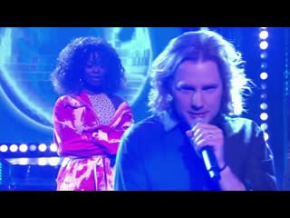 Martin rolinski & renaida braun cake by the ocean