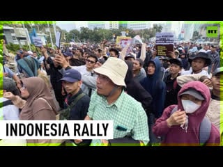 Fuel price hike prompts indonesian students to protest