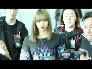 190611 lisa @ incheon airport (korea) to tullamarine airport (melbourne, australia)