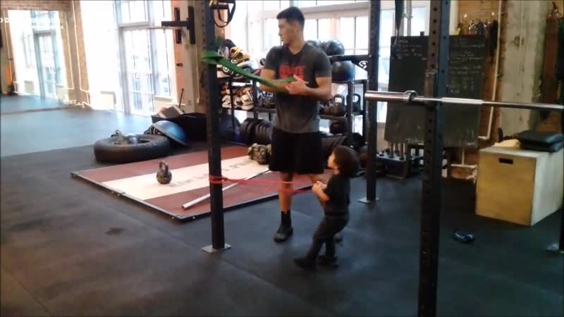 Папа делает сын повторяет