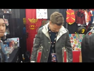 Power rangers megaforce cast try on their gokaiger counterpart's jackets