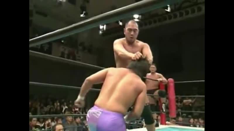 Shinjiro otani &amp; tatsuhito takaiwa (c) vs koji kanemoto &amp; minoru tanaka (njpw summer struggle 2000 day 1)