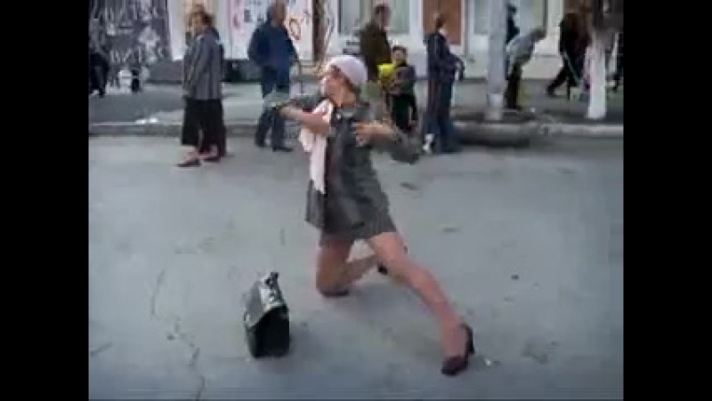 Жжет porn video – Бомжиха жжет