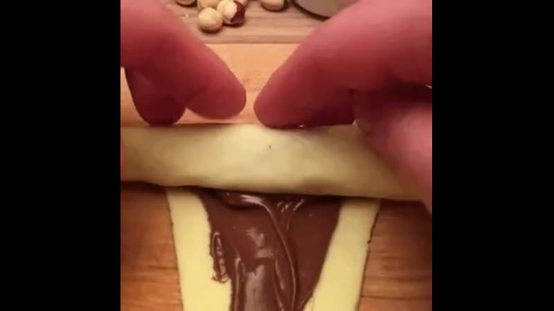 Несложные круассаны с нутеллой и бананом! 👍