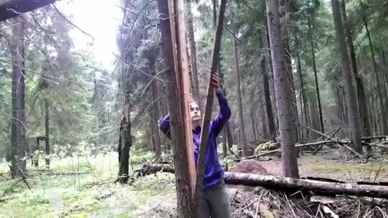 Самодельная прозрачная байдарка из веток и пленки homemade stretch wrap kayak