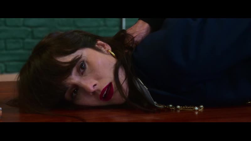 Когда обижают твою любимую львицу (сцена из фильма “джентельмены“)