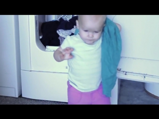 Вот почему мамы ничего не успевают )))