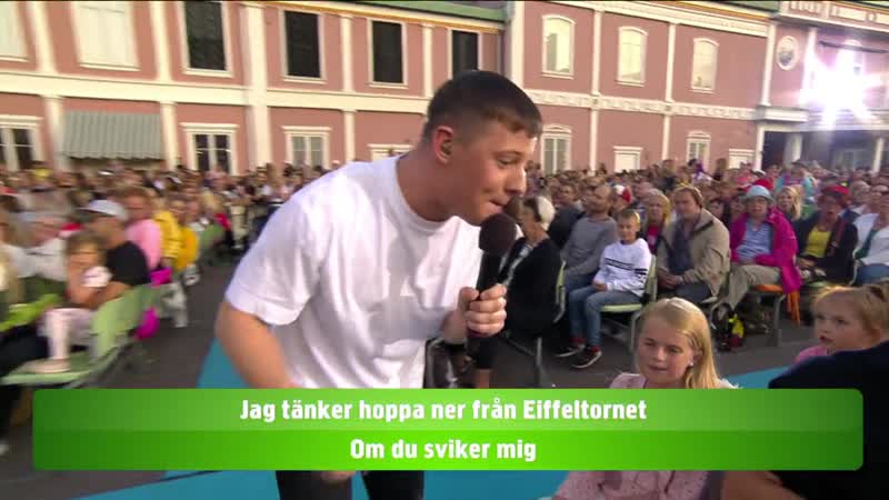 Lotta engberg, sebastian walldén och publiken eiffeltornet (lotta på liseberg )