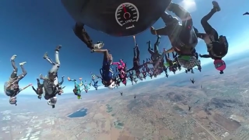 Скайдайвинг, снятый на панорамную камеру virb 360 и преобразованный в hd