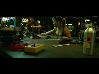 Вирджиния гарднер (virginia gardner) в фильме "континуум" (project almanac, 2015, дин израэлайт)