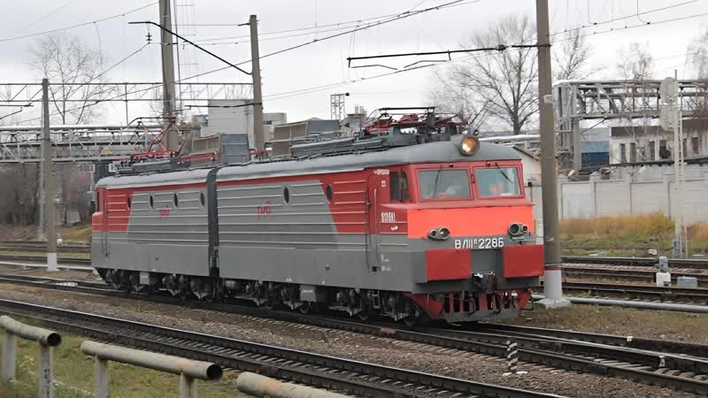 Электровоз вл11м 228 следует резервом