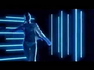 Holly valance kiss kiss