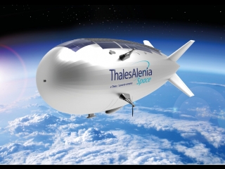 Stratobus halfway between a drone and a satellite