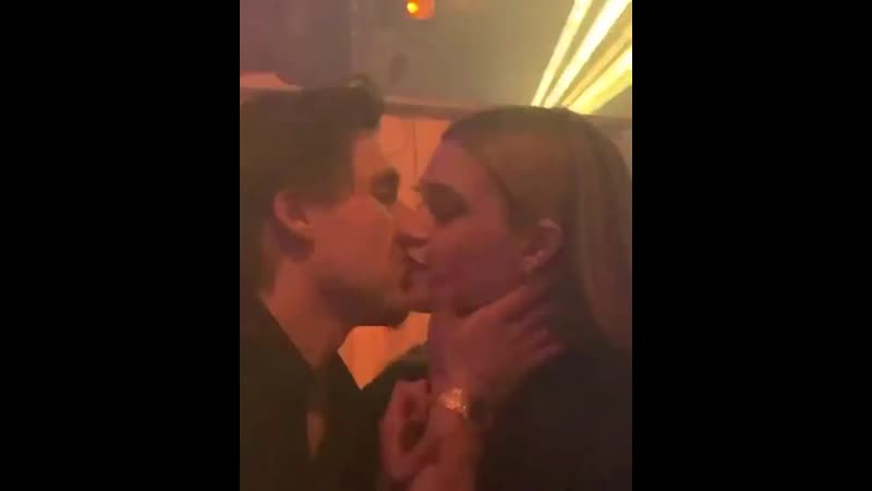 Brooklyn beckham and nicola peltz kissing