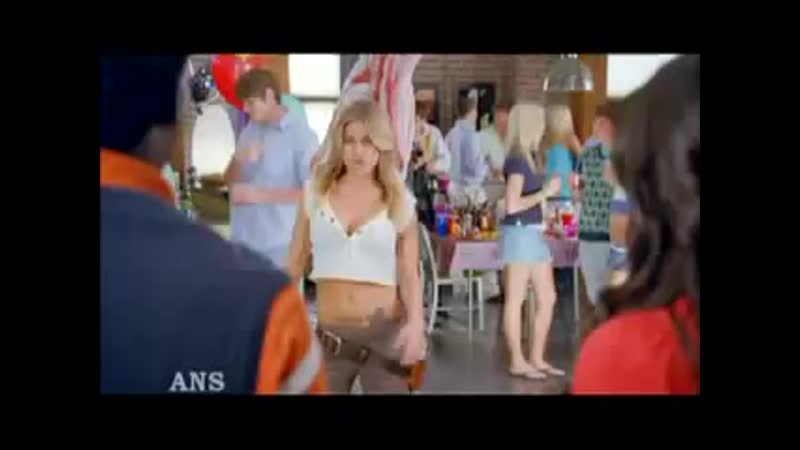 Carmen electra gets physical with kim kardishian обажаю