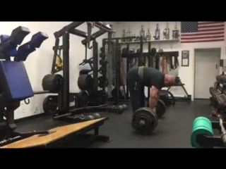 Rich williams double overhand axle deadlift 229 kg for 8 reps