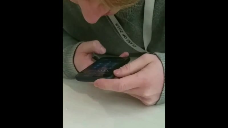 С каждым годом телефон становится сложнее разблокировать (vhs video)