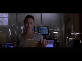 | tomb raider анджелина джоли и винил