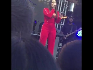 Demi lovato performing daddy issues at vmware’s annual family halloween event in palo alto