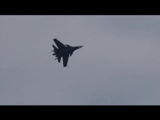 Maks 2017 su 30sm simulated dogfight and solo display