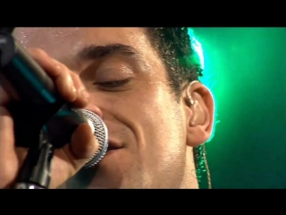 Robbie williams – feel (live at knebworth)