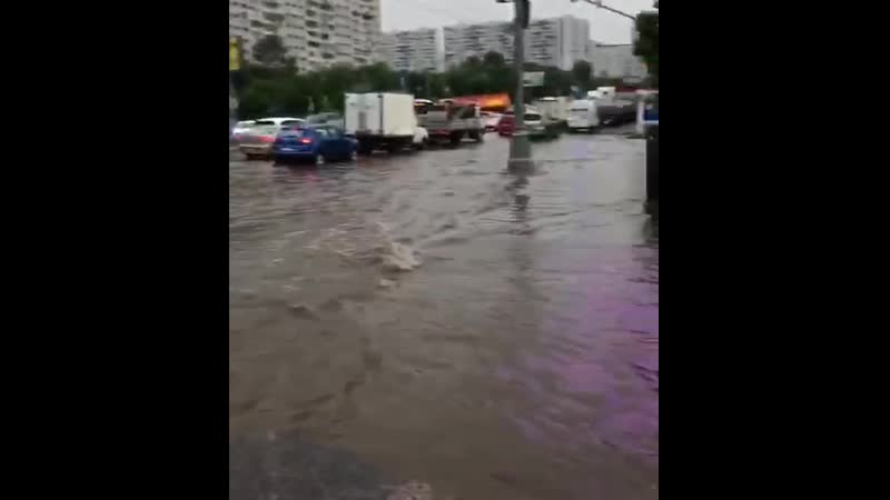 Варшаа льёт дождь