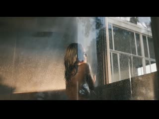 Майли сайрус / miley cyrus under the shower ( 2023 )