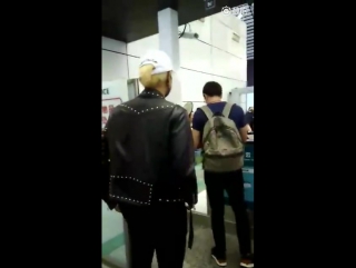 [fancam] 170510 guanzhou airport @ ztao