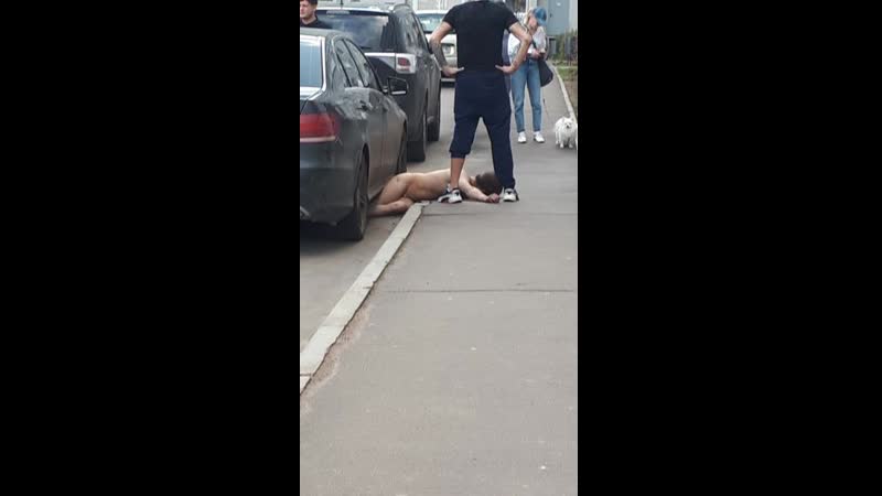 Бегал porn video – В пос гэс бегал голый мужик 🙄