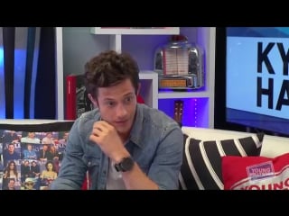 Stitchers star kyle harris on keeping secrets and experiencing déjà vu