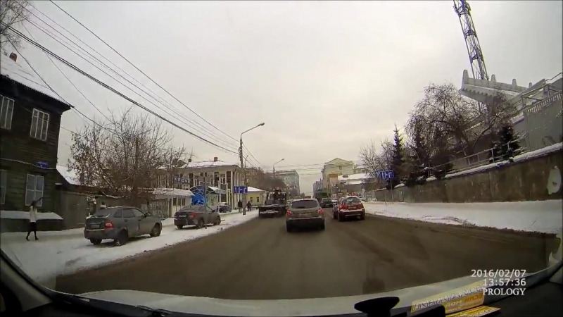 ✔ особое мнение красноярские полицейские сбили пешехода, пытаясь избежать дтп (08 02 2016)