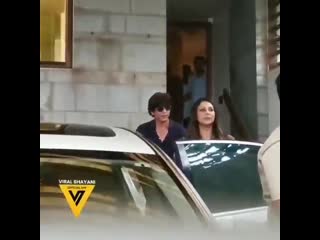 Iamsrk clicked at zoya akhtars residence in bandra