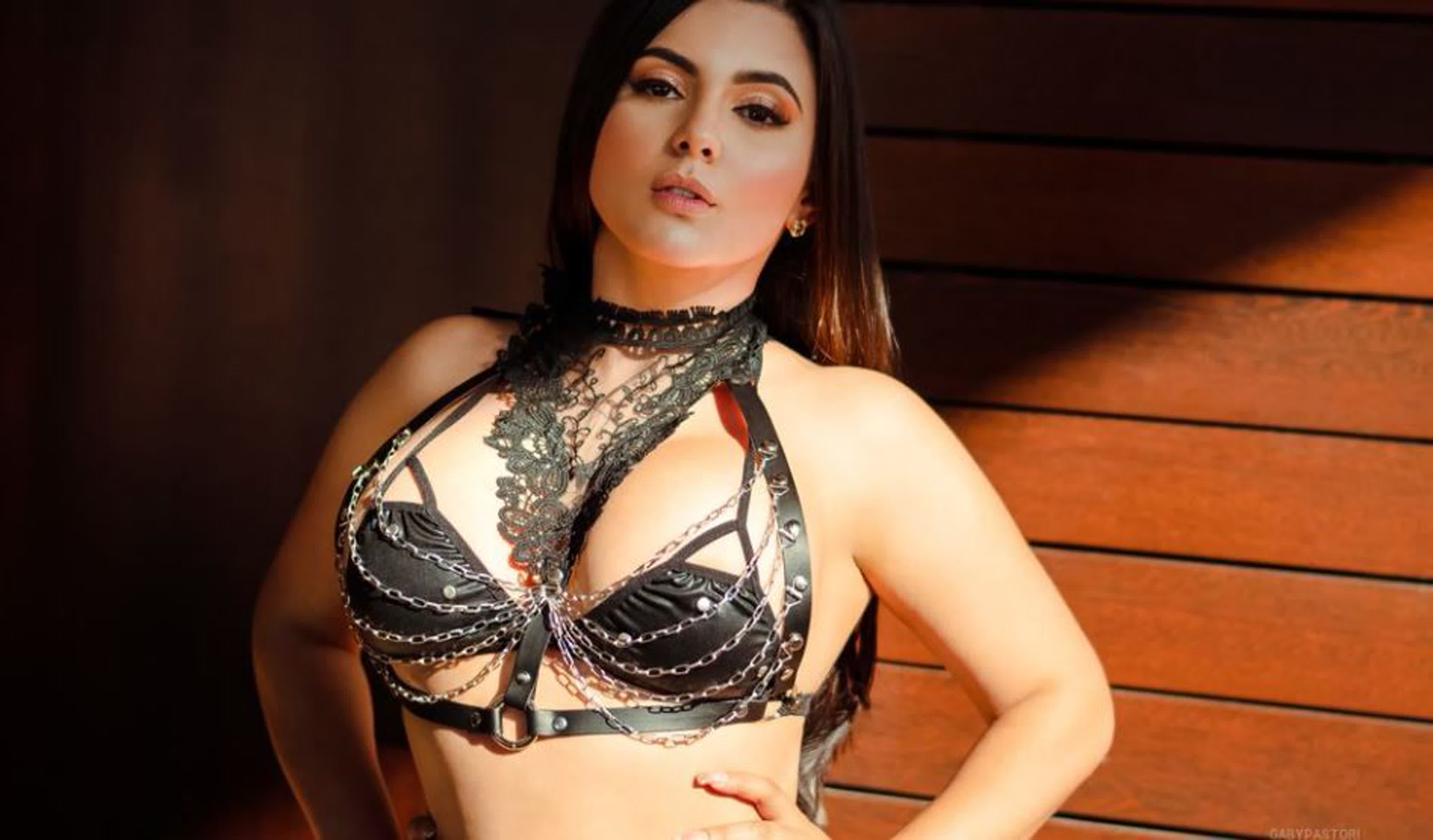 yalangoch pussies bilan jingalak modellar