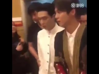 [lq fancam] 170504 cctv youth day gala `the flowers of may` backstage @ exo's lay (zhang yiixng) & lu han