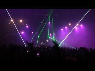 Dimitri vegas & like mike feat vini vici get in trouble (so what)